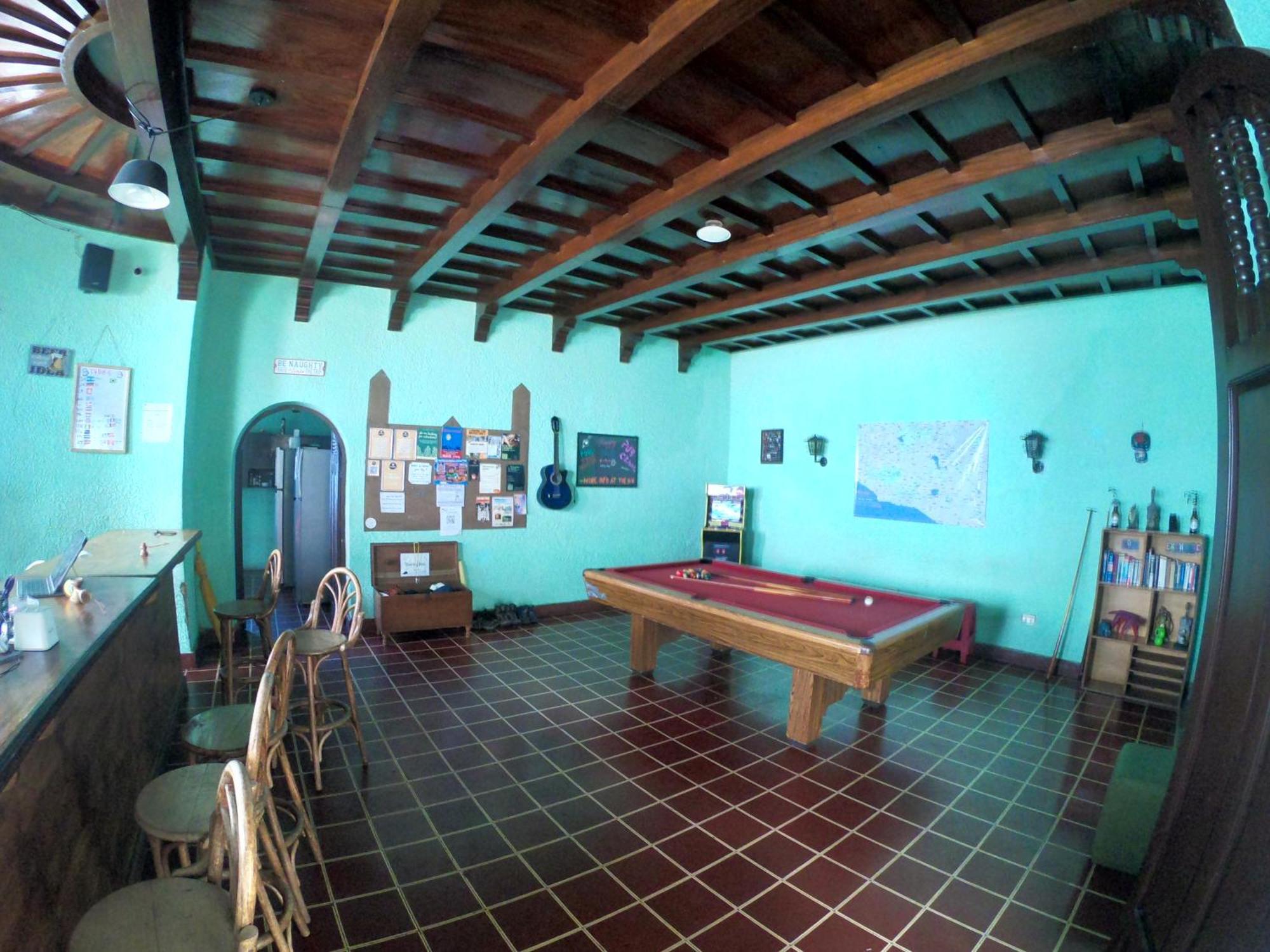 Ricks Hostel Santa Ana Extérieur photo