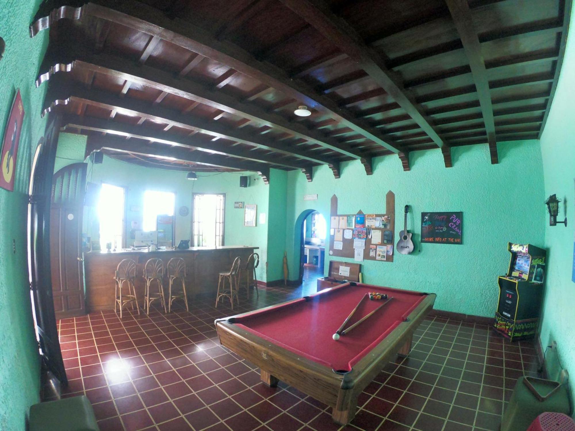 Ricks Hostel Santa Ana Extérieur photo