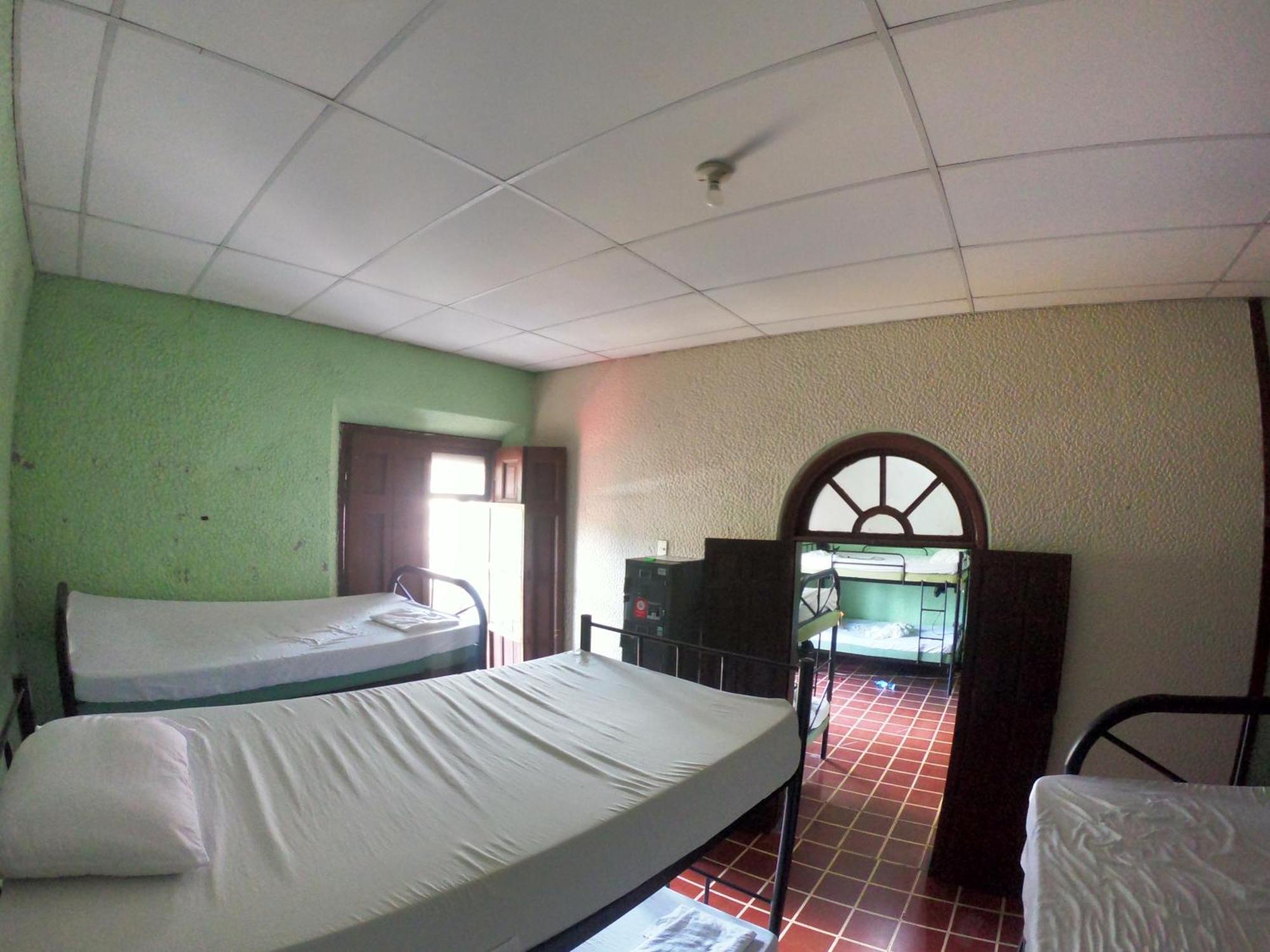 Ricks Hostel Santa Ana Extérieur photo