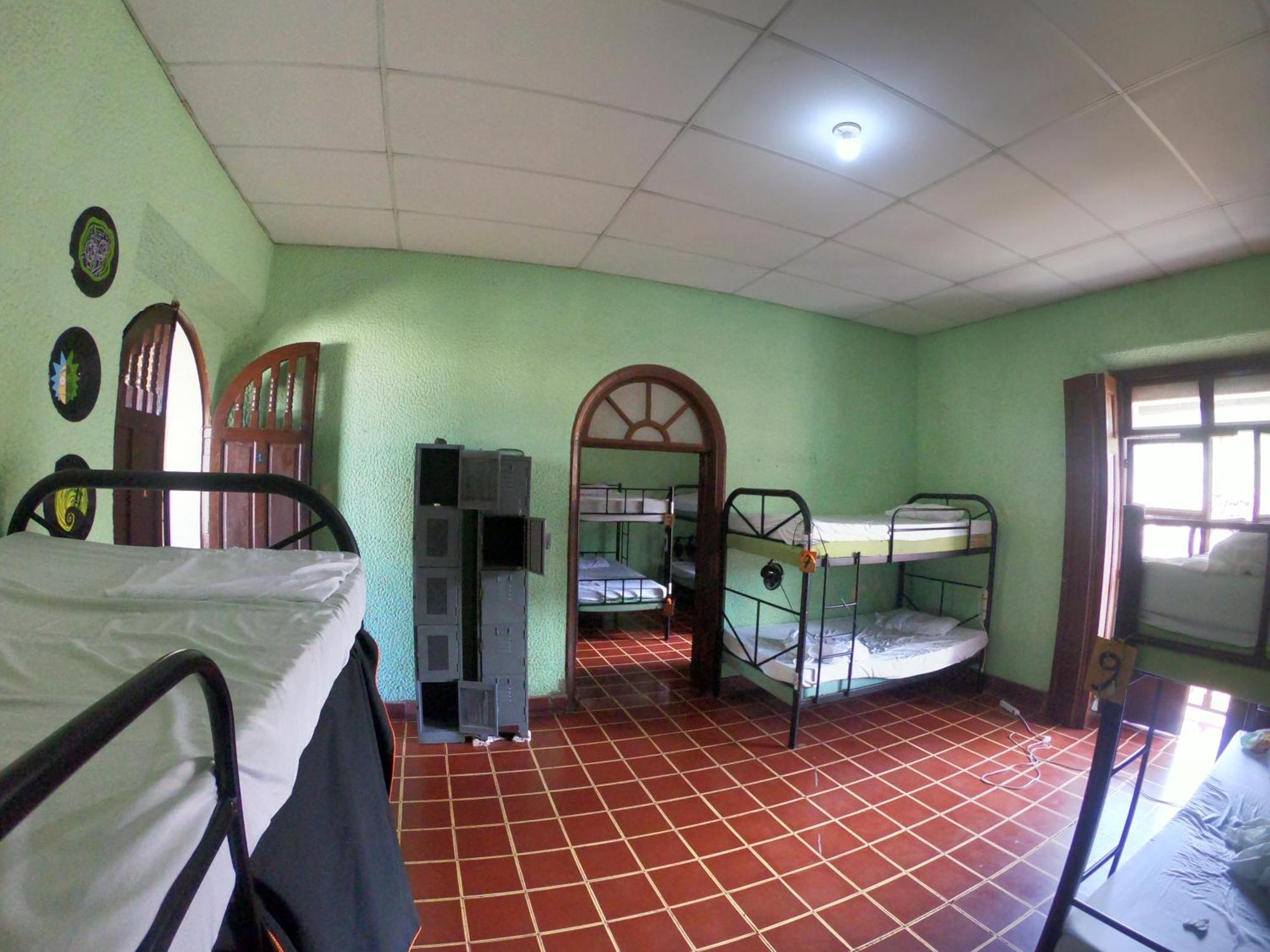 Ricks Hostel Santa Ana Extérieur photo